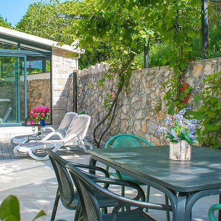 Old Stone House Mario Villa พอดโกรา ภายนอก รูปภาพ