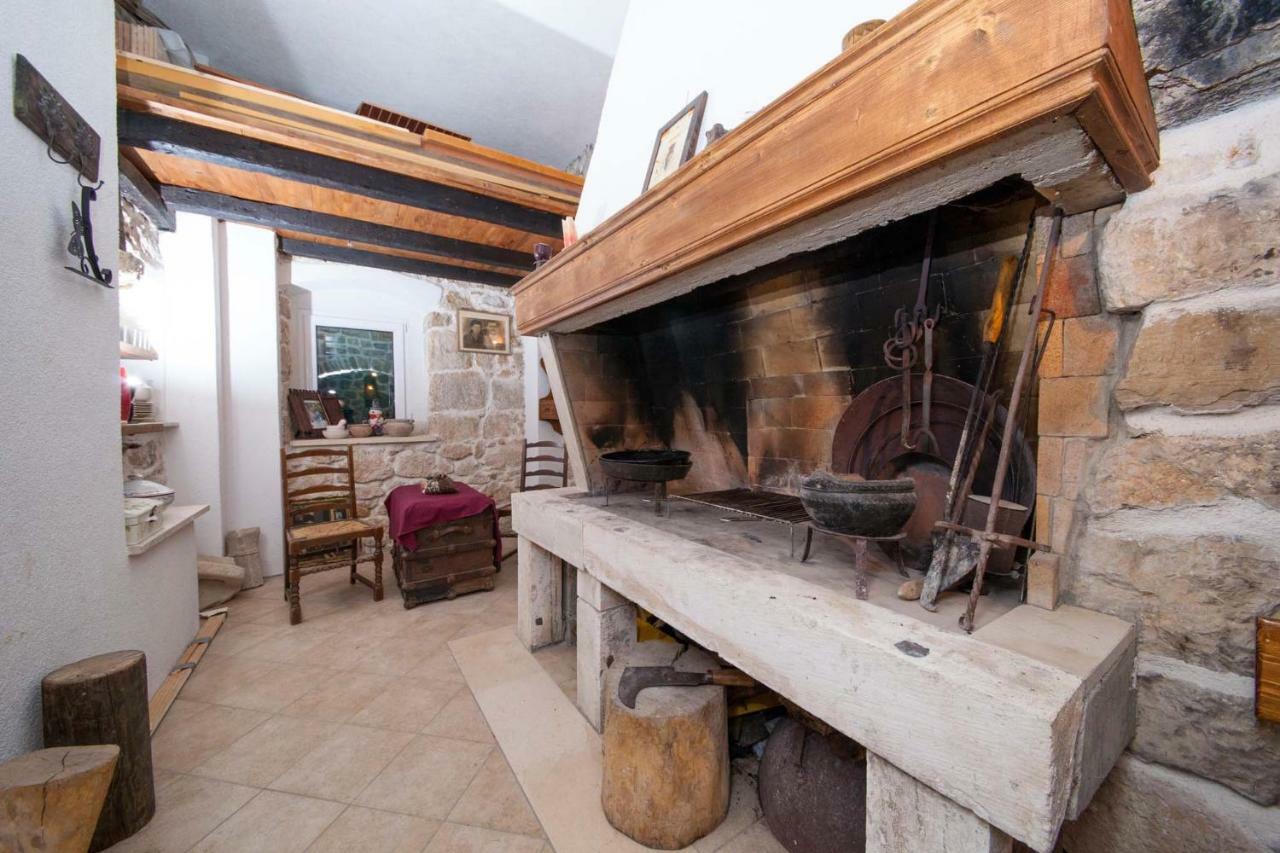 Old Stone House Mario Villa พอดโกรา ภายนอก รูปภาพ