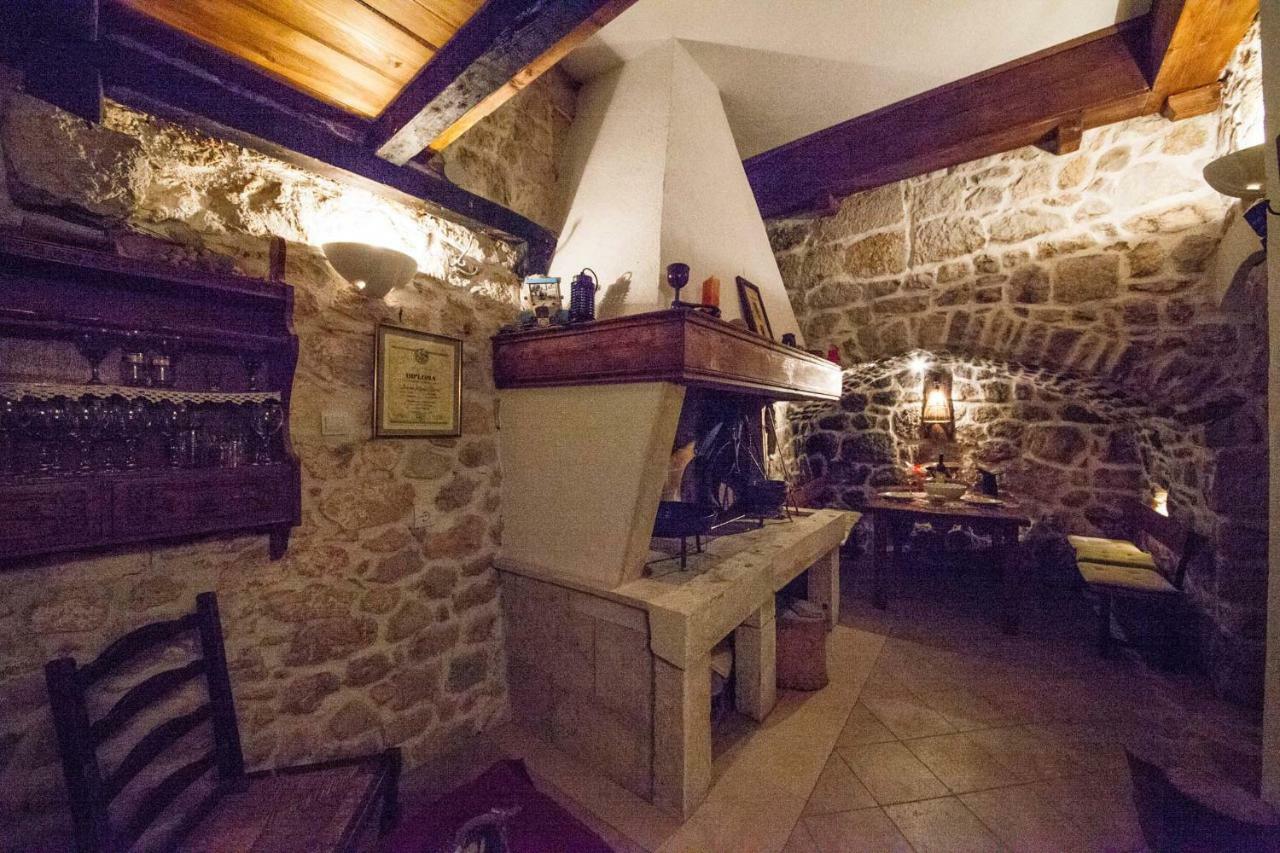Old Stone House Mario Villa พอดโกรา ภายนอก รูปภาพ